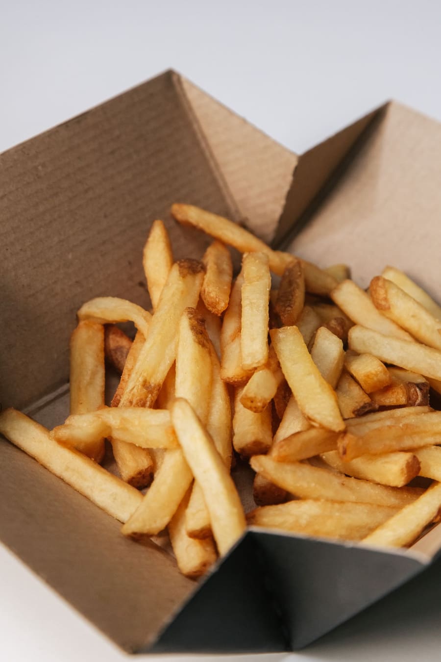 Batata frita numa caixinha de papelão